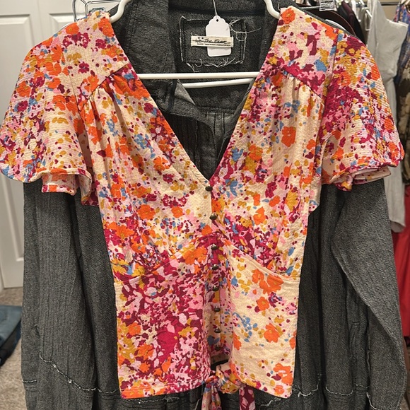 34. Anthropologie Floral Flutter Sleeves Cropped Smocked Top Blouse Medium - Picture 6 of 7